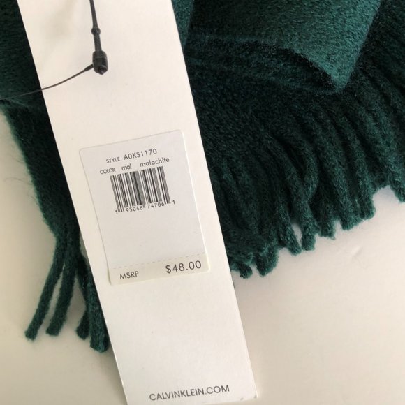 CALVIN KLEIN Scarf with 1 1/2" Fringe NWT - Picture 4 of 4